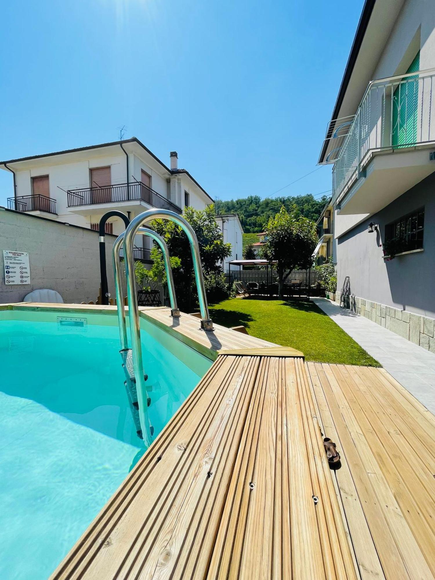 Casa Piero, Relax E Piscina Privata Tra Le Colline Delle Langhe Villa Alba  Luaran gambar